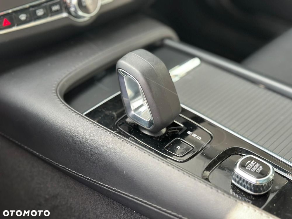 Volvo V90 Cross Country - 31