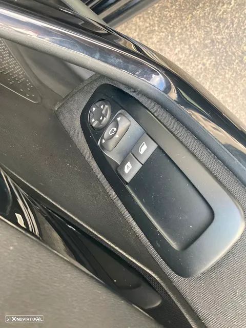 Peugeot 208 1.5 BlueHDi Signature - 26