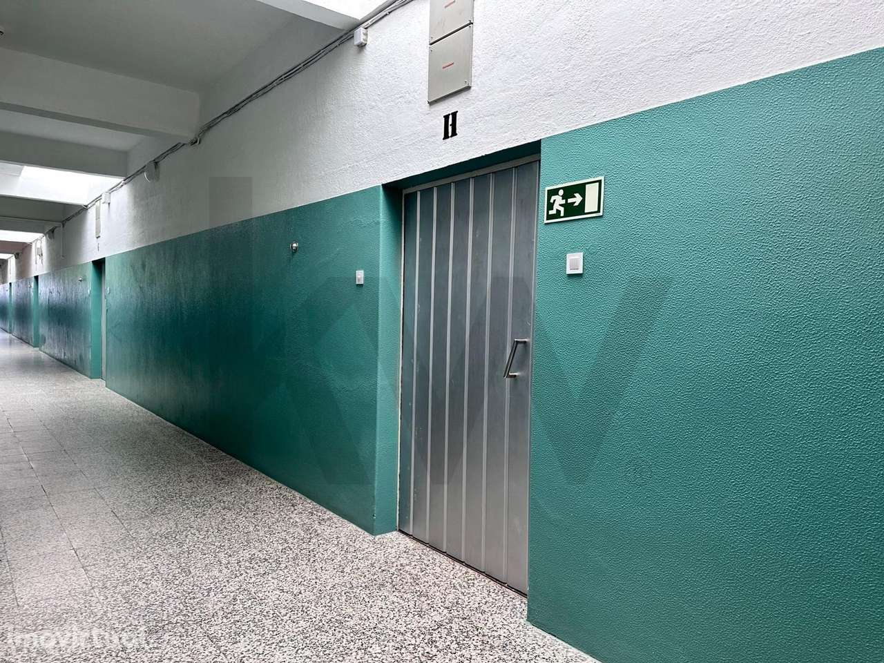 Armazém em Marvila junto ao Rio - Grande imagem: 2/18