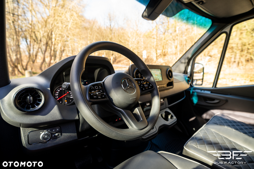 Mercedes-Benz Sprinter 319 - 15