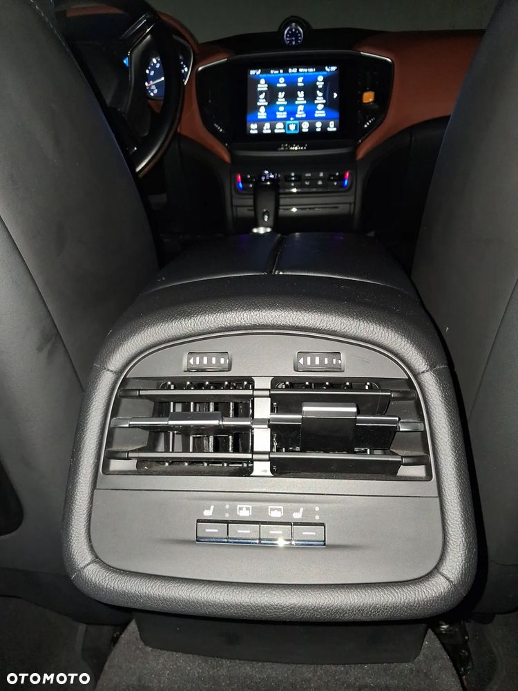 Maserati Ghibli S Q4 GranSport - 23