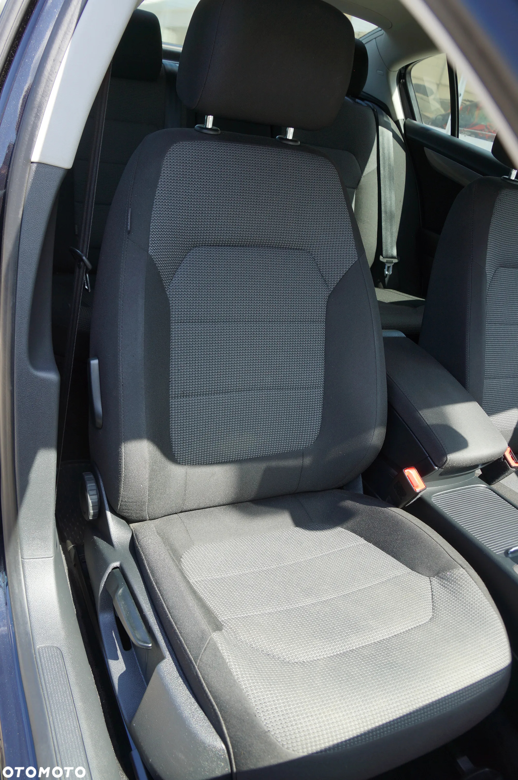 Volkswagen Passat 1.4 TSI BMT Comfortline - 27