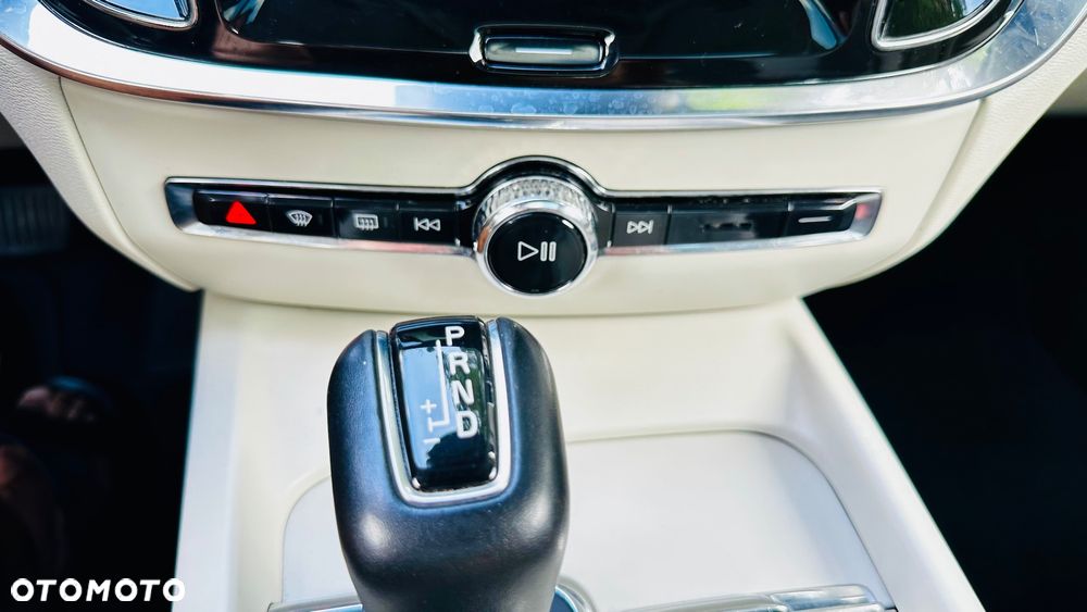 Volvo V60 T5 Geartronic Momentum - 28