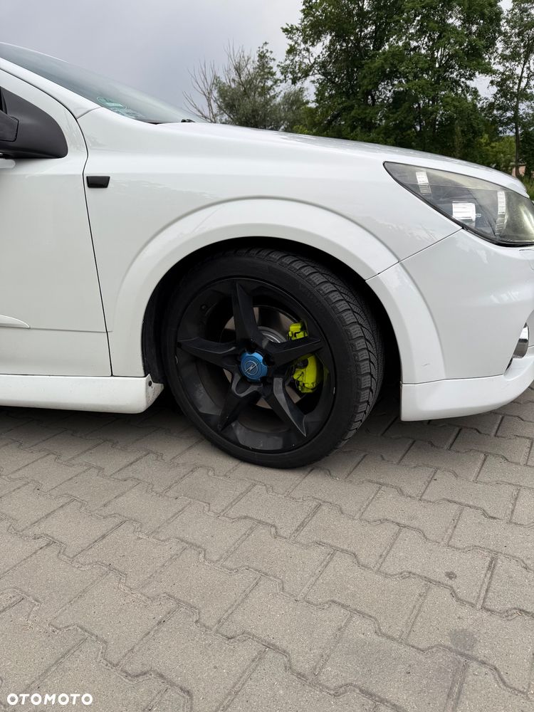 Opel Astra 2.0 Turbo Cosmo - 3