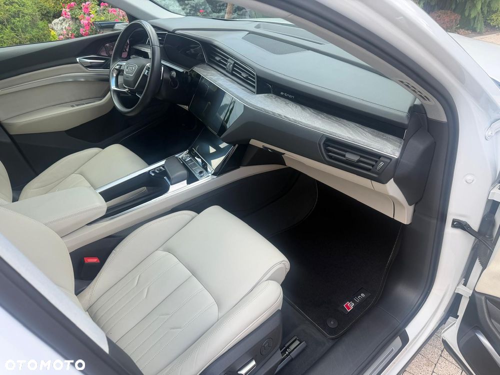 Audi e-tron 55 Quattro - 38