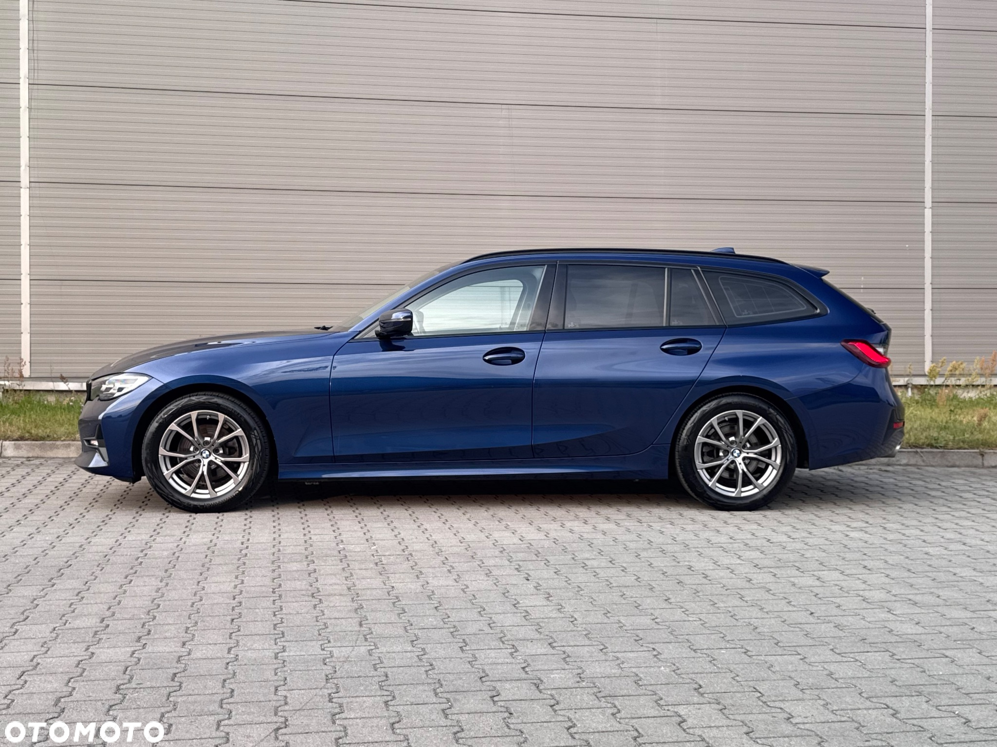 BMW Seria 3 320d Touring Sport Line - 13