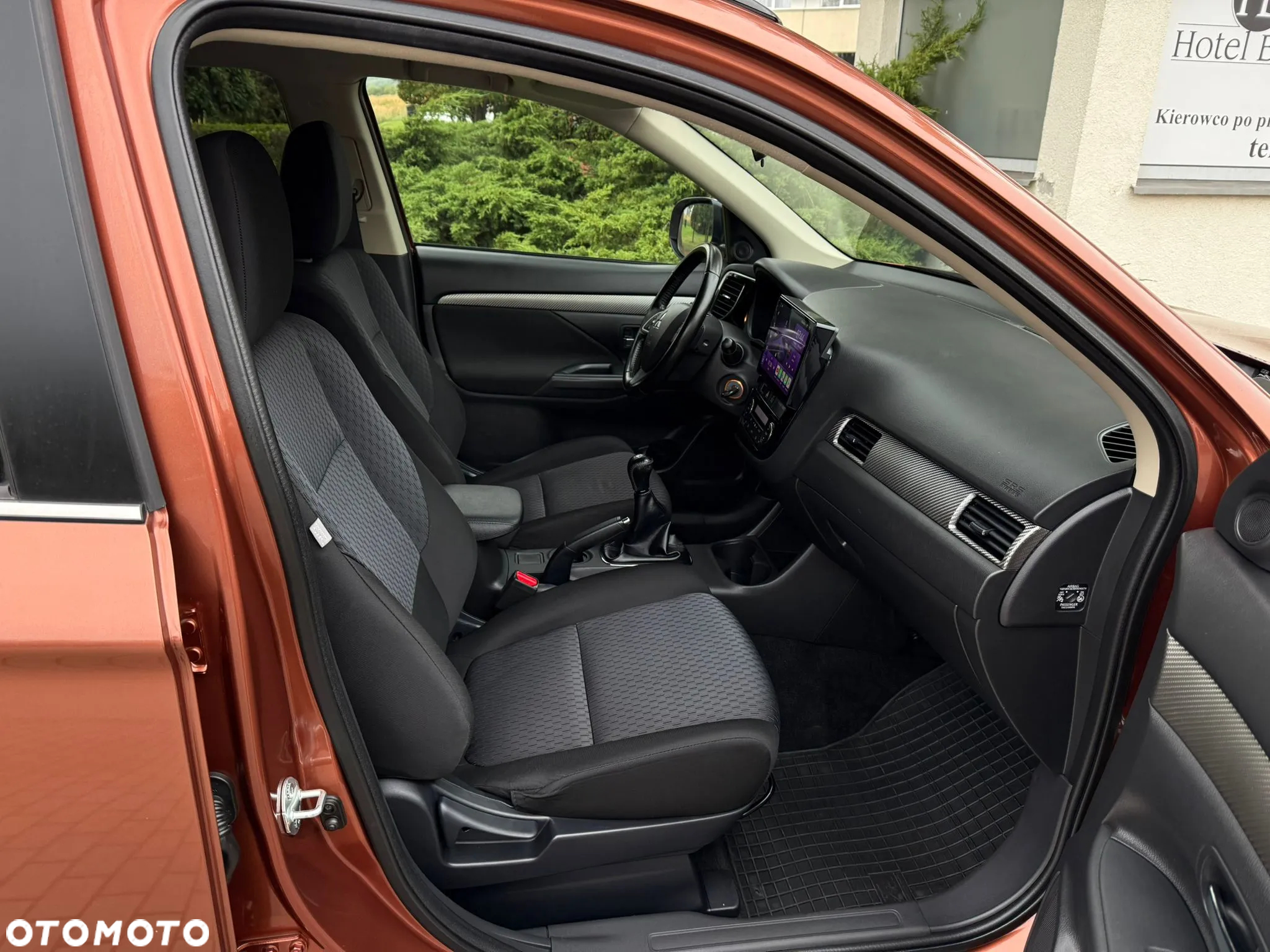 Mitsubishi Outlander 2.0 Invite + 2WD - 30