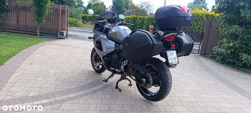 Suzuki GSX - 7