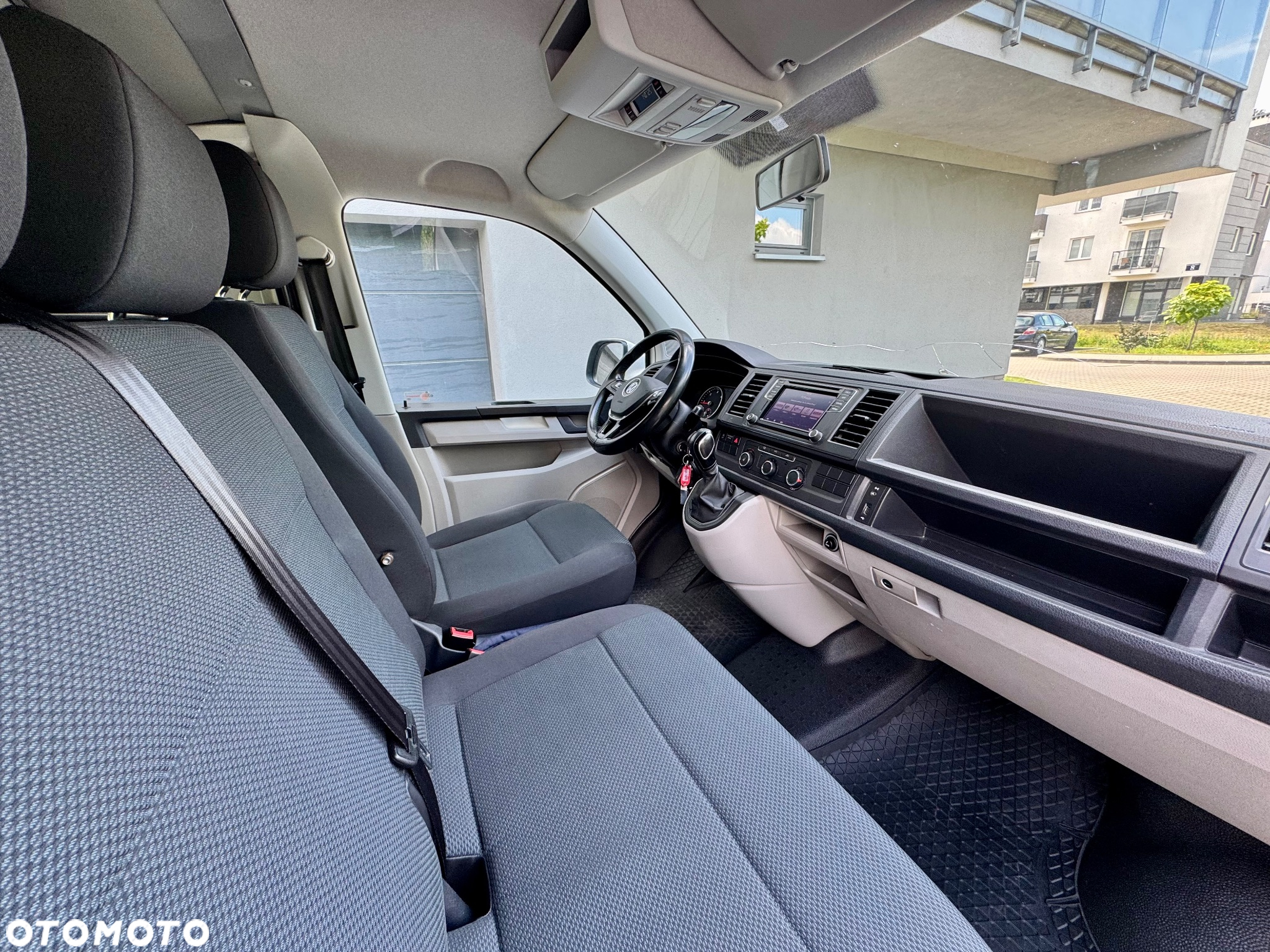 Volkswagen Transporter T6 automat DSG podwójne drzwi z obu stron Faktura VAT 23% kamera klimatyzacja podgrzewane siedzenia czujniki VW T6 webasto brutto drzwi x2 2.0 TDI 110KW 150KM skrzynia biegów automatyczna export - 7