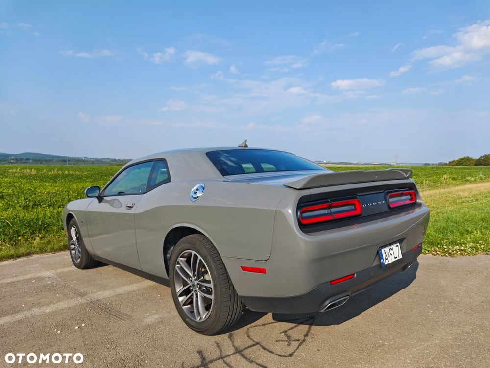 Dodge Challenger - 5