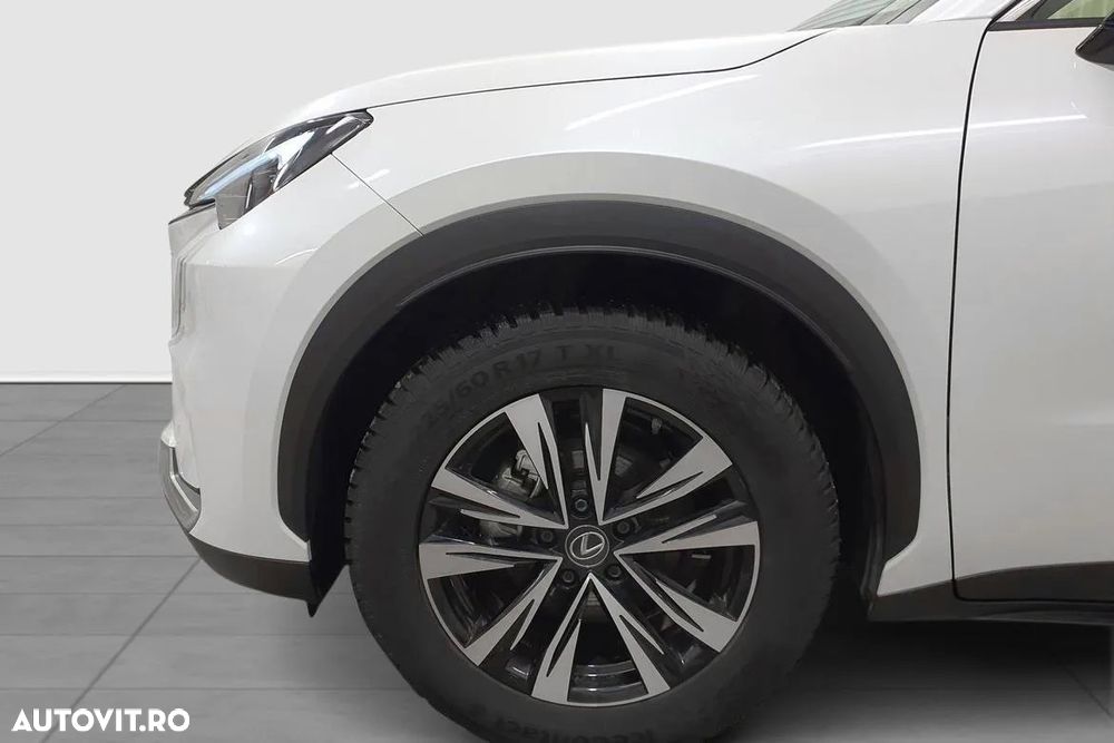 Lexus LBX FWD Elegant - 11