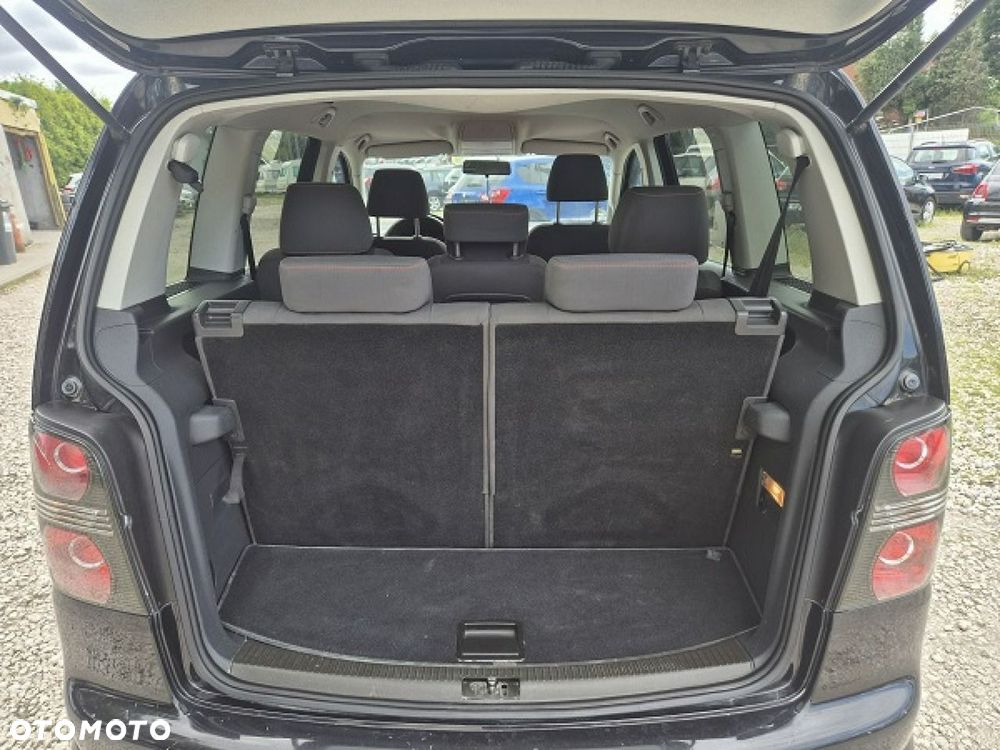 Volkswagen Touran 1.4 TSI Cross - 23