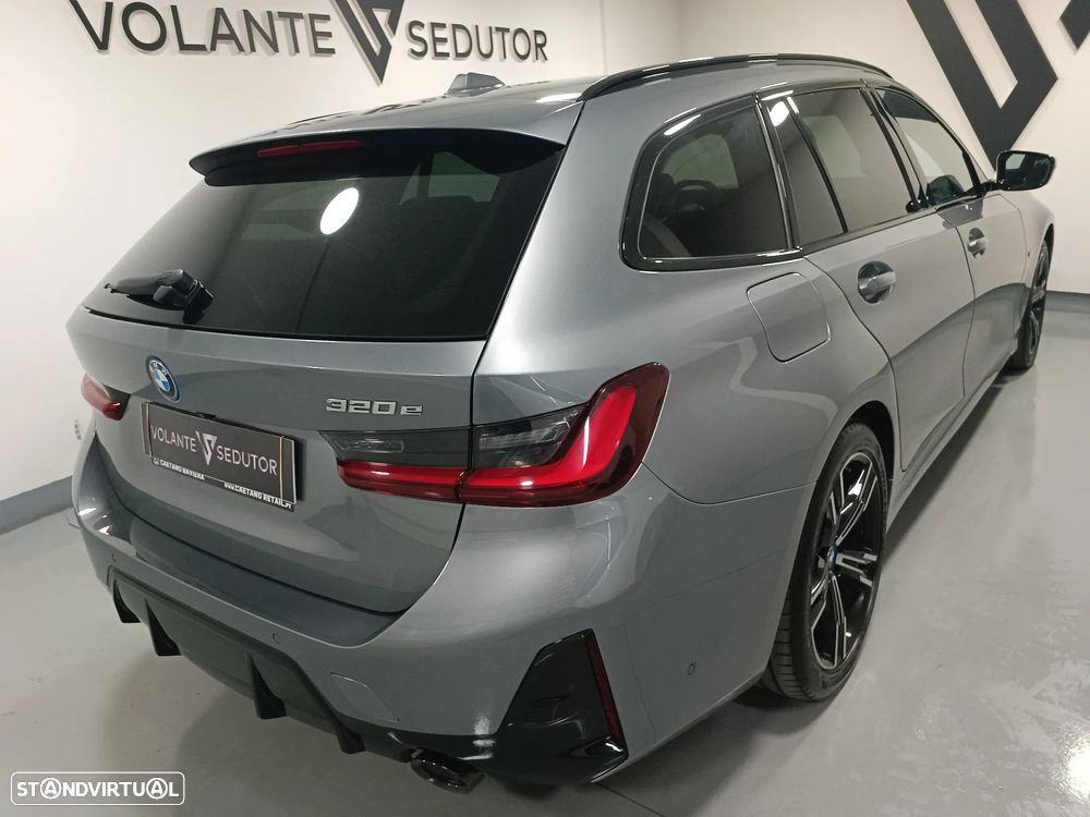 BMW 320 e Pack Desportivo M Auto - 9