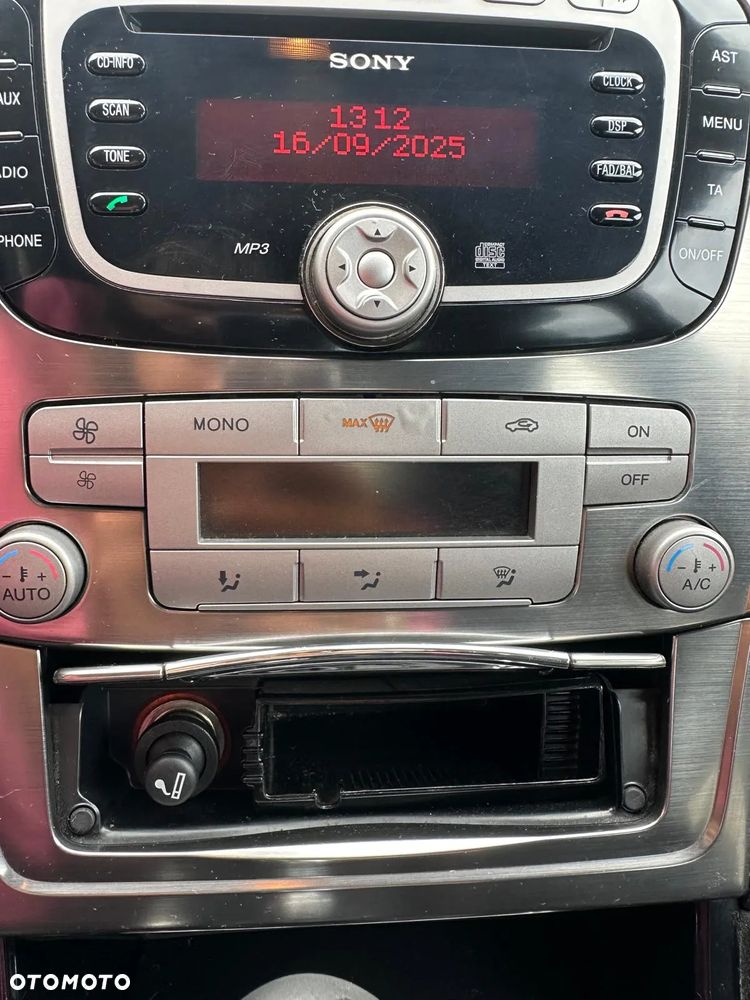 Ford Mondeo 2.0 TDCi Titanium - 34