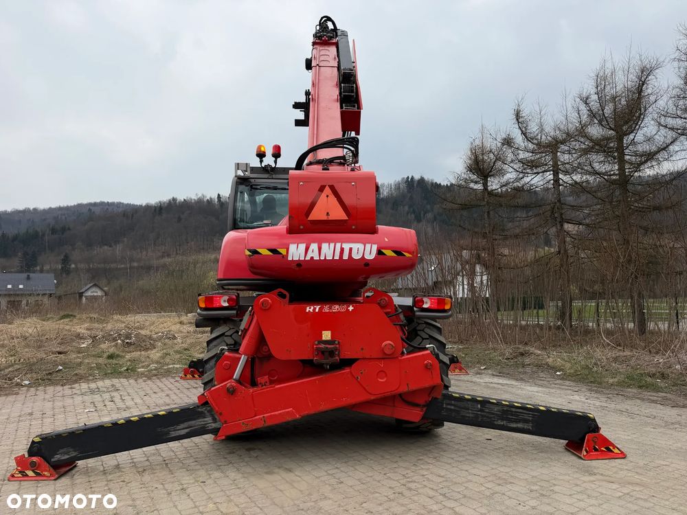 Manitou MRT2150+PRIVILEGE Ładowarka teleskopowa 4x4 ROTO 21metrów. Bez AdBLUE bez DPF. udźwig 5ton jak Nowa z Norwegii 4900mtg. 2015rok. Obrót pełny. Zero luzów wycieków. Zadbana maszyna z Fermy Norweskiej. Silnik 160 Km. AUTEC zdalne sterowanie. Ani deka luzów czy wycieków. Opony jak Nowe. Pełny Oryginał. Niski przebieg. Stabilizatory. Zamki na tłokach. OKAZJA - 10