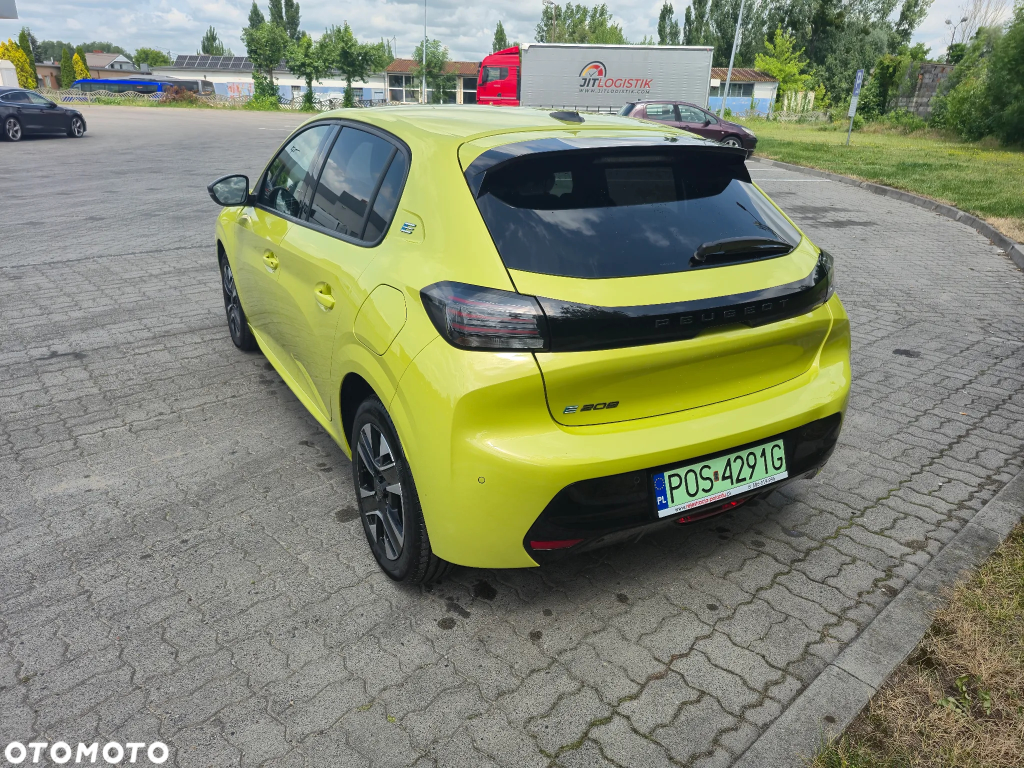 Peugeot 208 e-208 46.3kWh Allure - 11