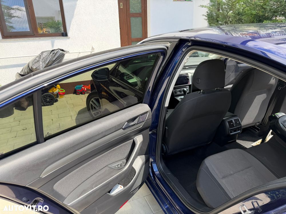 Volkswagen Passat 2.0 TDI SCR DSG Comfortline - 30