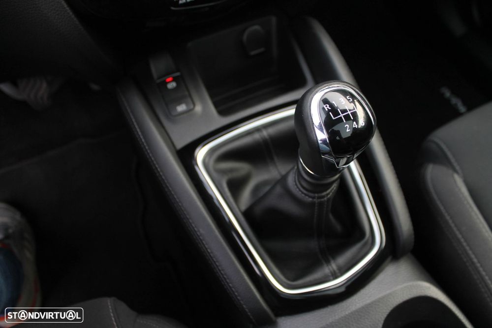 Nissan Qashqai 1.5 dCi N-Connecta J18+Led - 22