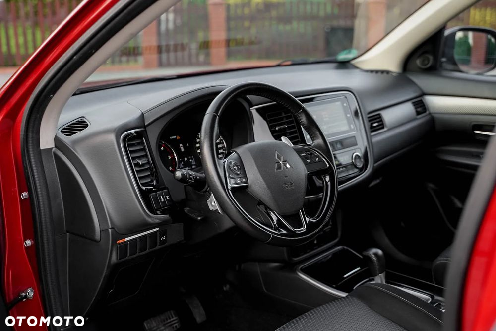 Mitsubishi Outlander 2.2 DI-D Intense + SDA 4WD - 28