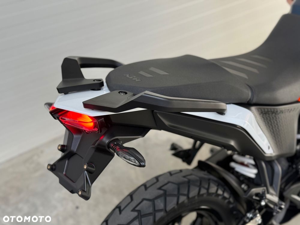 KTM Adventure 390 - 20