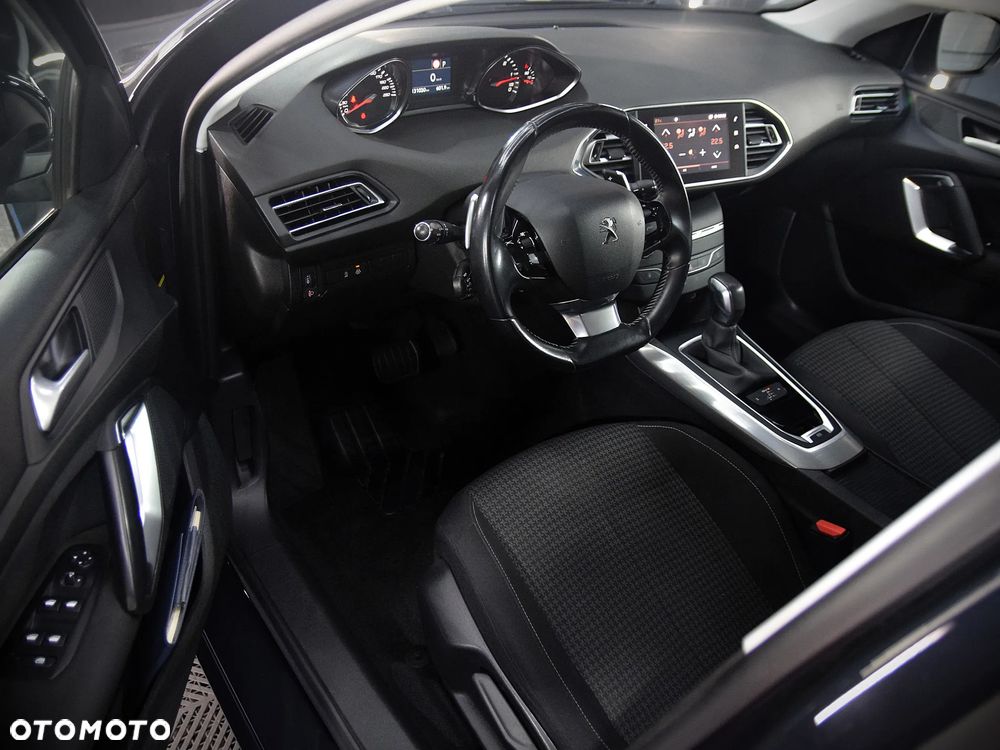 Peugeot 308 - 16