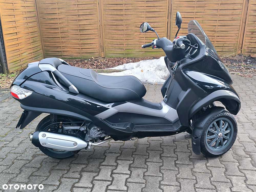 Piaggio MP-3 - 6