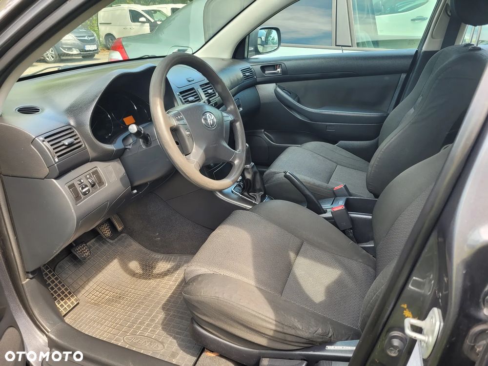 Toyota Avensis 1.6 VVT-i Terra - 9