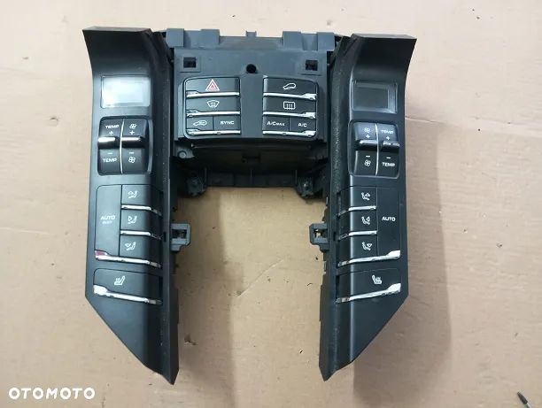 Panel sterowania Porsche Cayenne II 4.8 GTS 420KM 75P 2010-2017r.