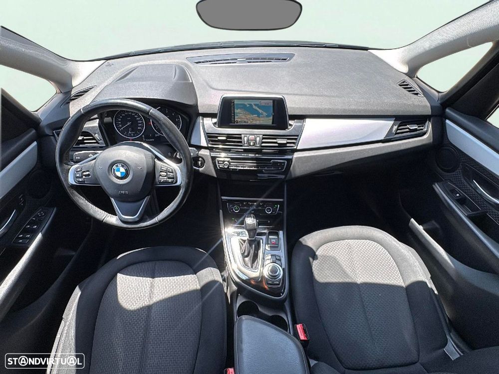 BMW 218 — fotografia 14