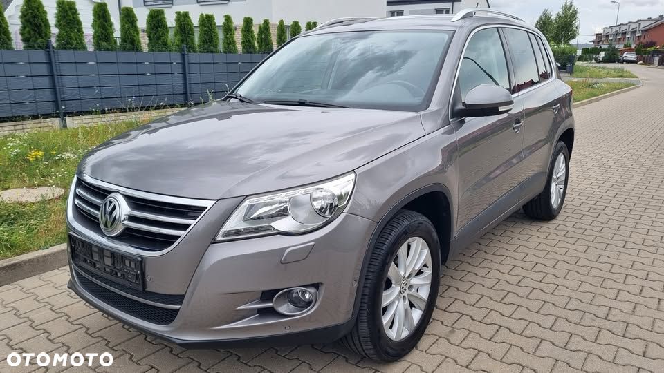 Volkswagen Tiguan - 1