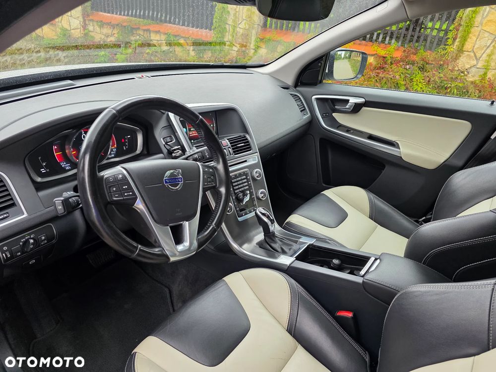 Volvo XC 60 D5 AWD Summum - 22