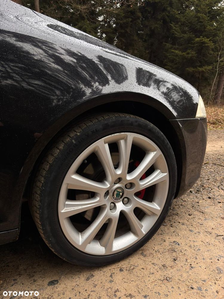 Skoda Octavia 2.0 TDI CR DPF RS - 21