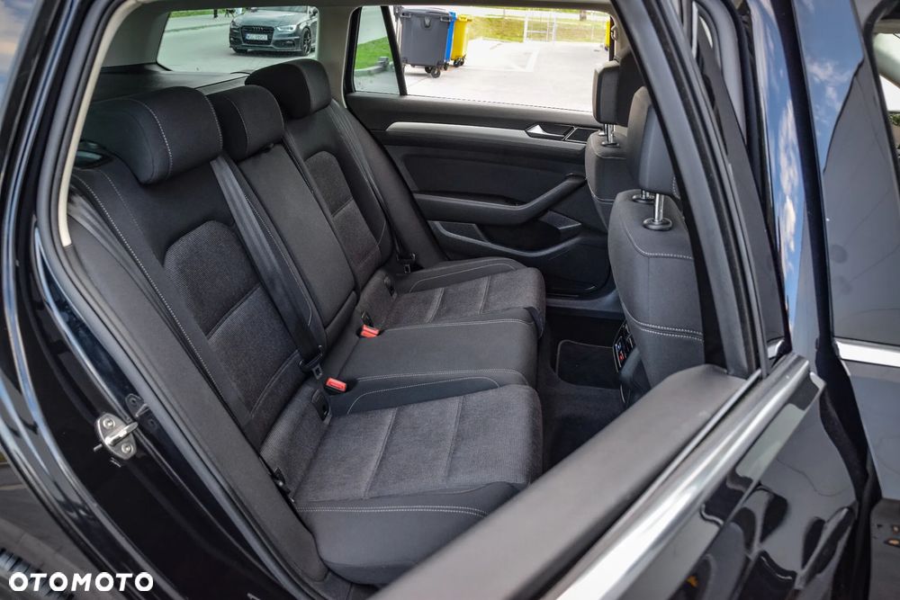 Volkswagen Passat 1.5 TSI EVO Elegance DSG - 23