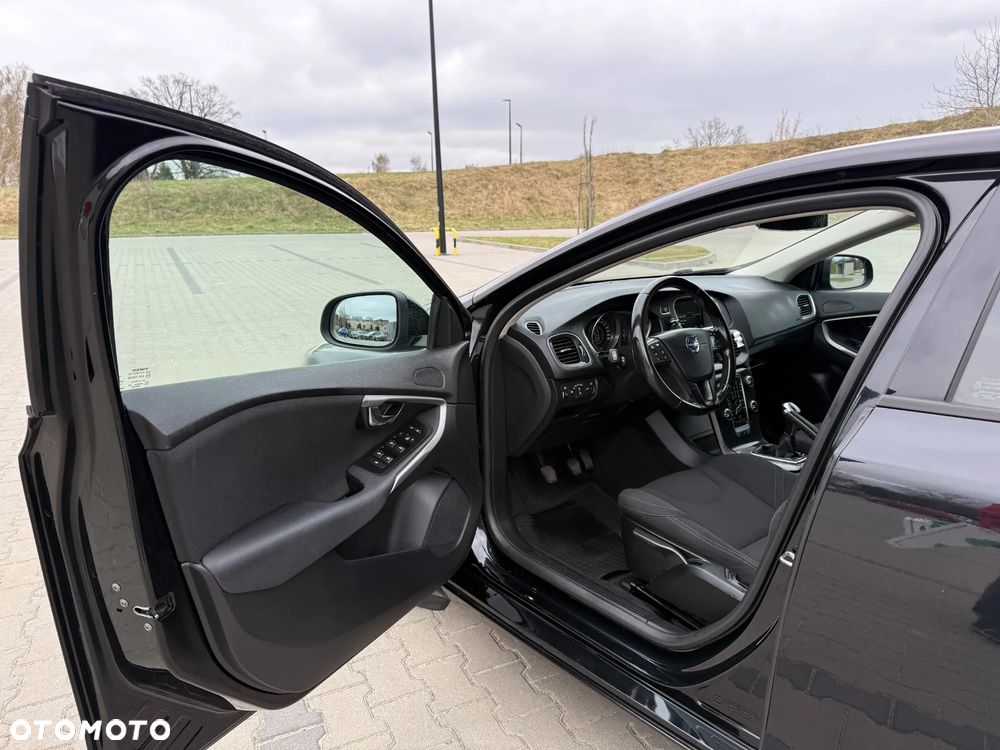 Volvo V40 D2 Momentum - 10