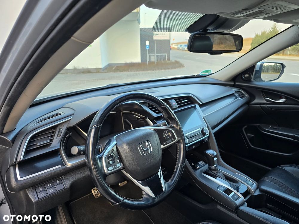 Honda Civic 1.5 i-VTEC Turbo CVT Executive - 27
