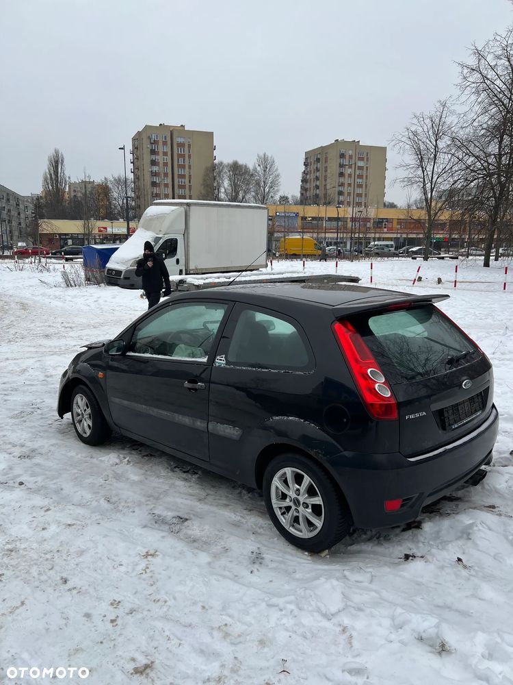 Ford Fiesta - 2