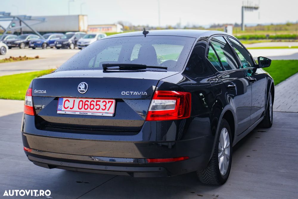 Skoda Octavia 1.6 TDI DSG Ambition - 3