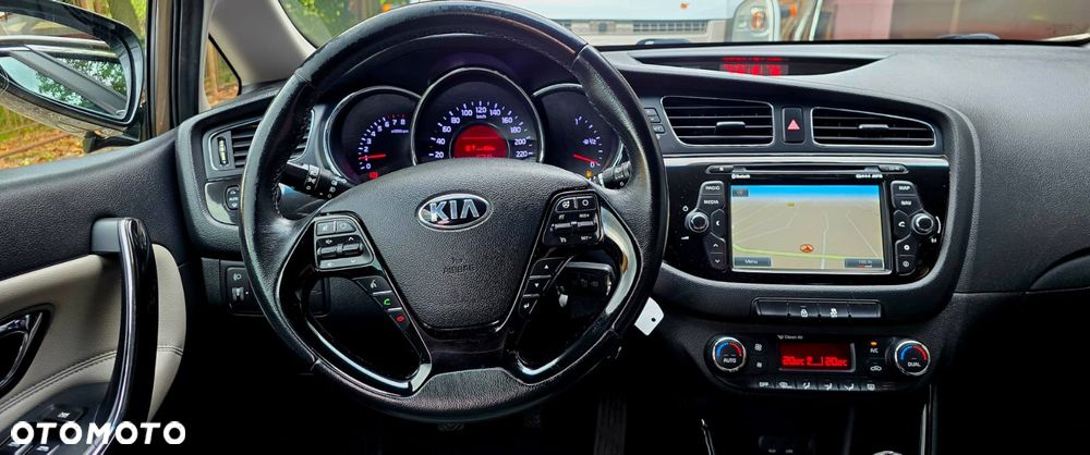 Kia Ceed 1.6 GDI ISG Dream Team Edition - 23