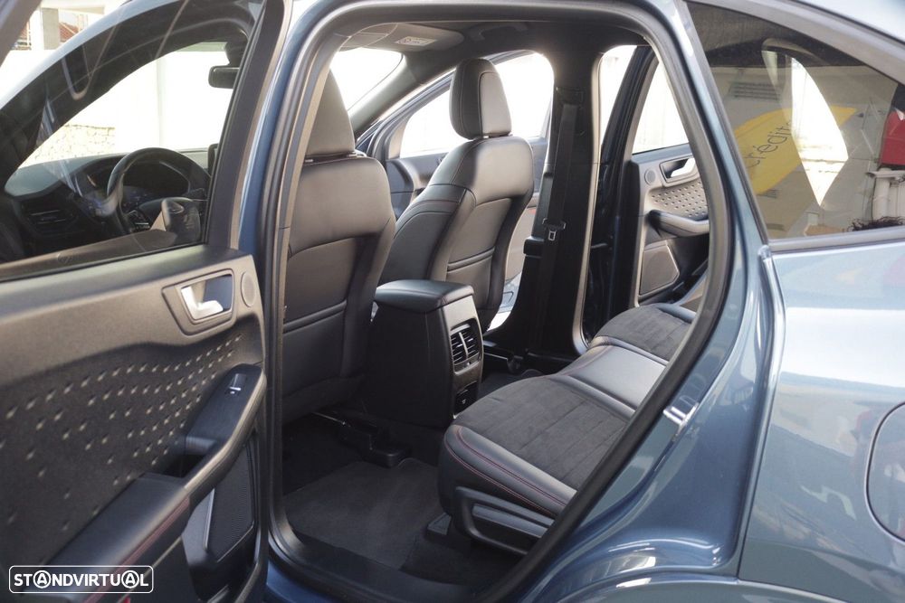 Ford Kuga 2.5 PHEV ST-Line X - 28