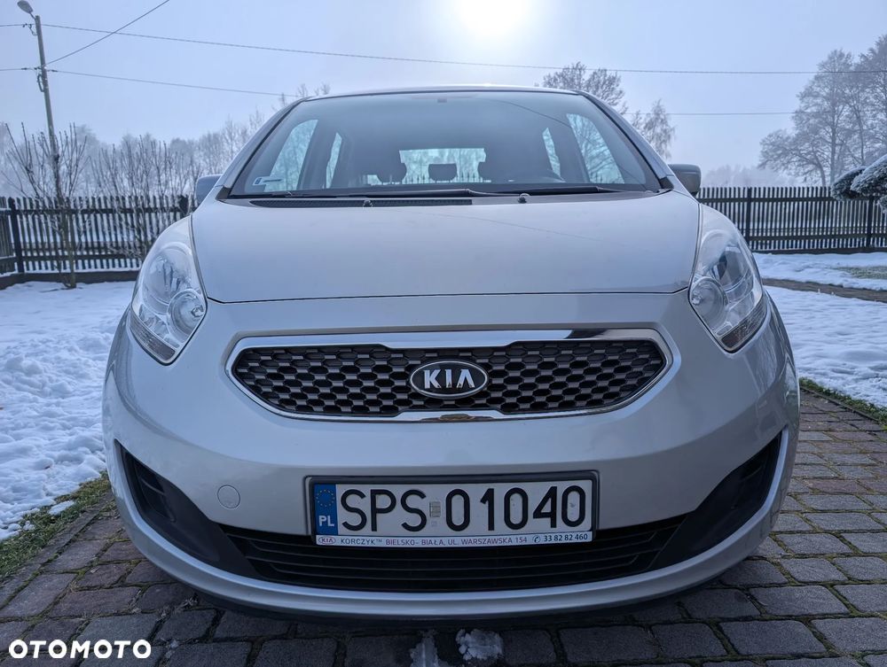 Kia Venga - 10