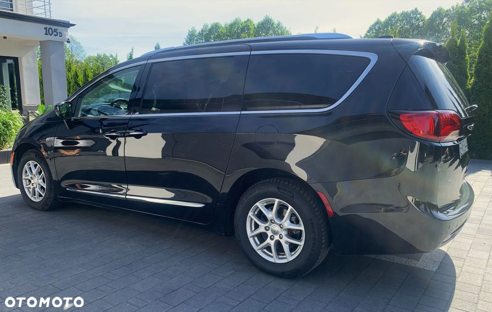 Chrysler Pacifica - 3