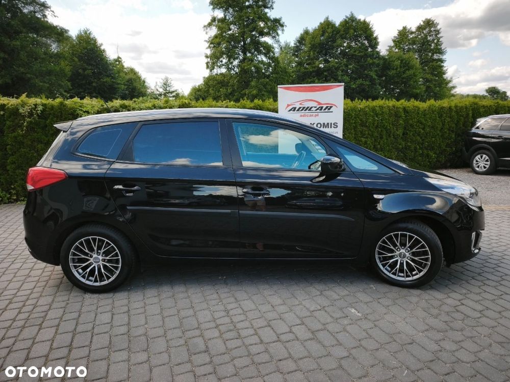 Kia Carens - 5