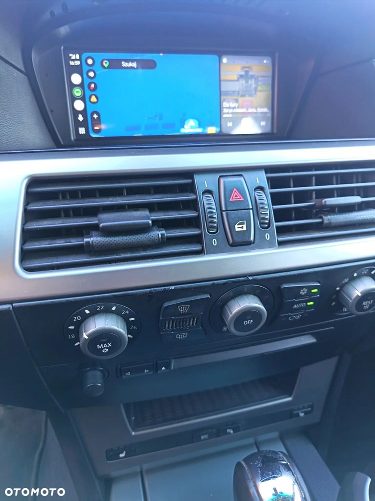 BMW Seria 5 525d - 12