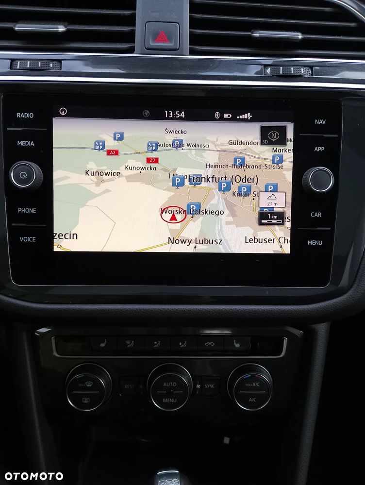 Volkswagen Tiguan - 10