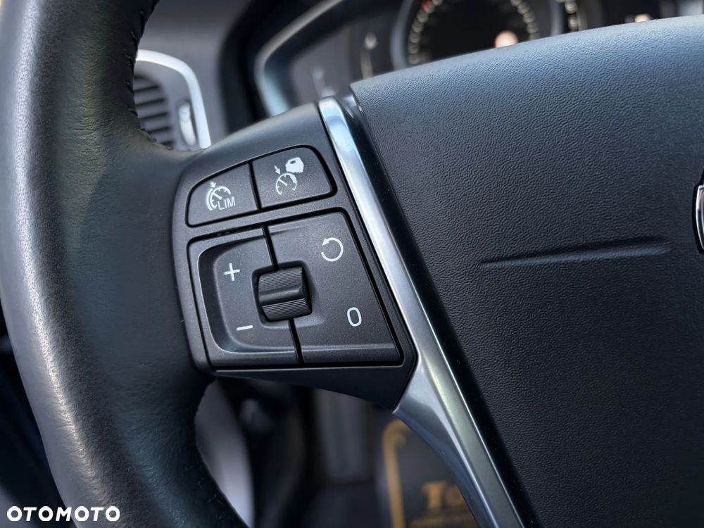 Volvo V60 D4 Geartronic Momentum - 23