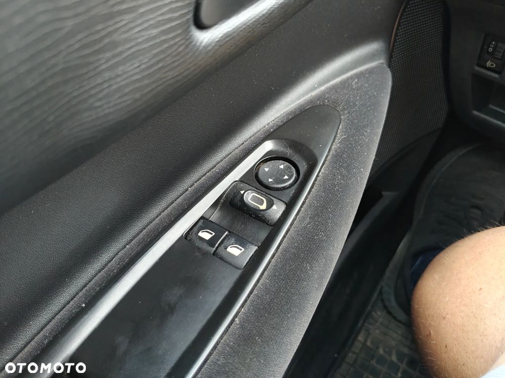 Citroën C4 1.4 16V Advance - 21