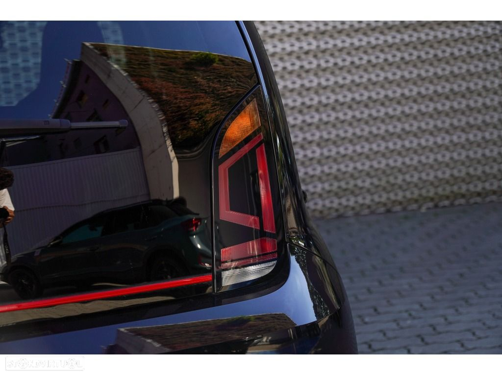 VW Up! - 8