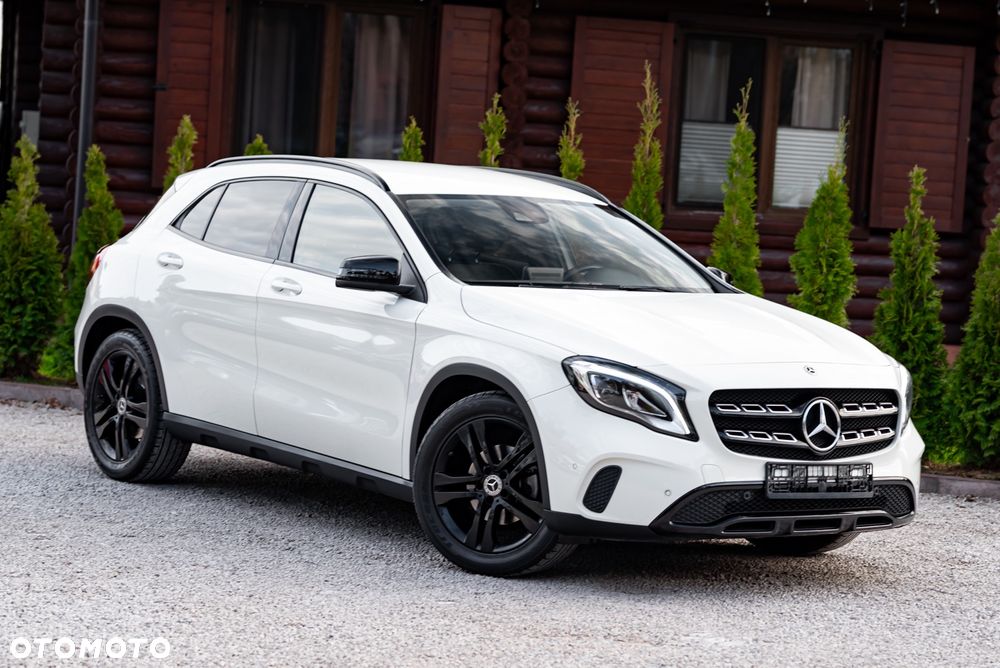 Mercedes-Benz GLA 200 7G-DCT - 5