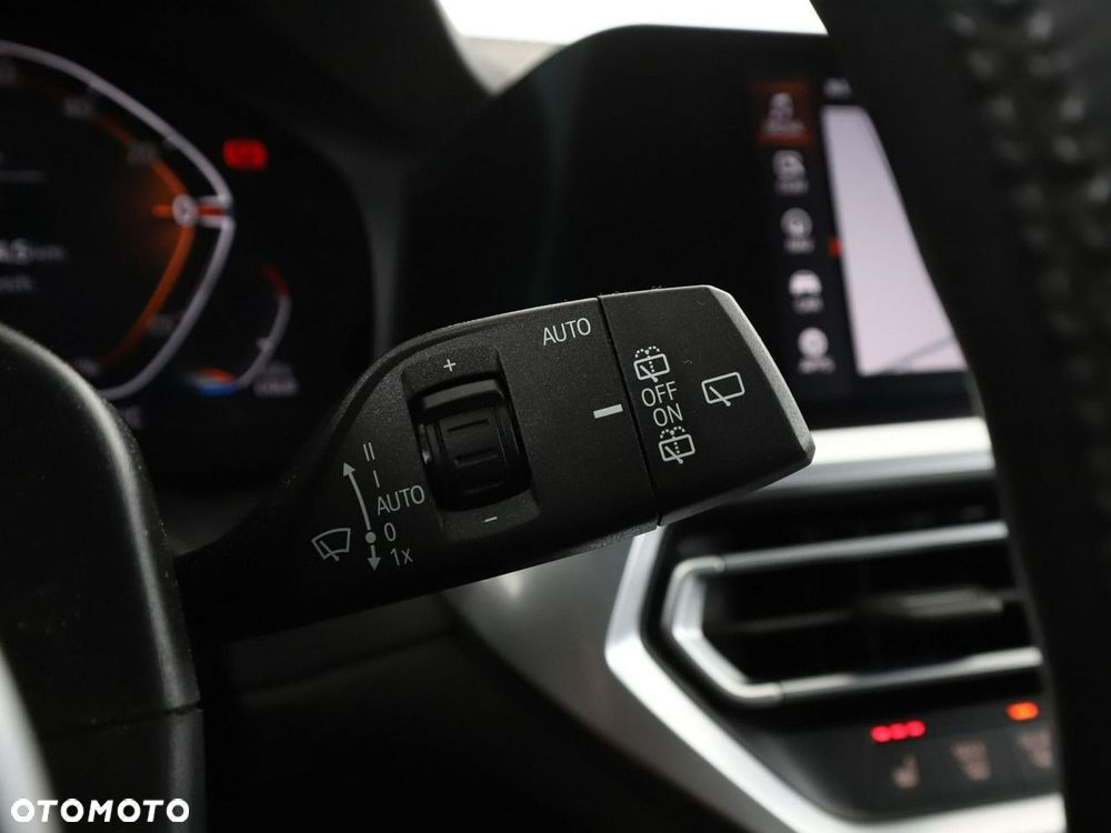 BMW Seria 3 320d xDrive mHEV M Sport - 35