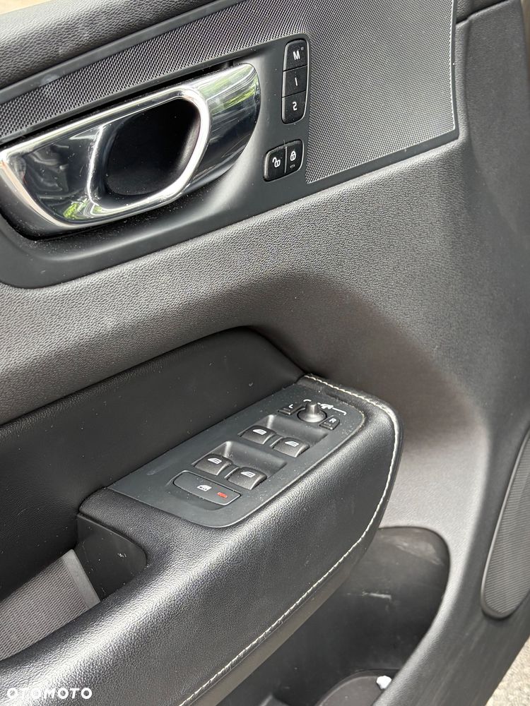 Volvo XC 60 D4 AWD Inscription - 9